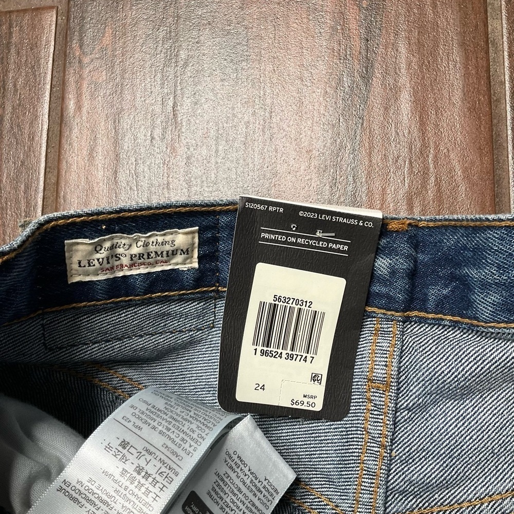 Levi’s Premium Denim Blue Distressed Women's Shorts - Picture 4 of 7